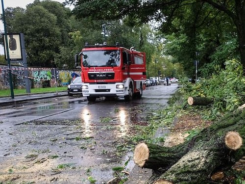 Centinaia di evacuati e isolati. Il maltempo flagella Piemonte e Liguria. Allerta rossa in mezza Italia