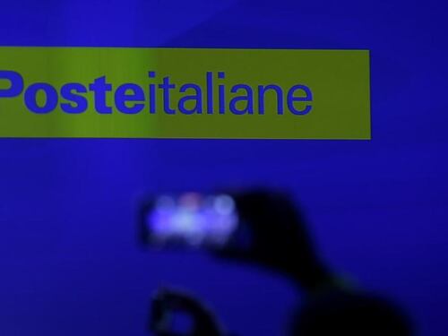 Poste, tangenti per le forniture informatiche: 16 indagati