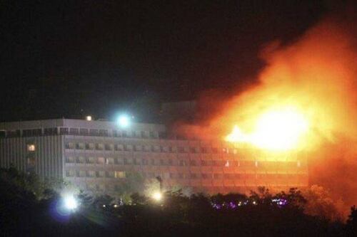 Hotel Intercontinental sotto attacco: morti e feriti a Kabul. I talebani rivendicano
