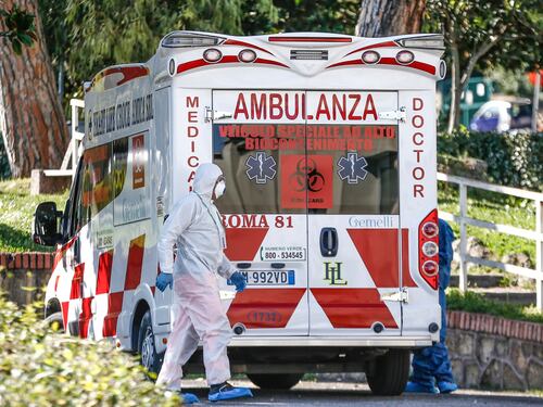 Coronavirus, i laureati in Medicina subito a lavoro. Così negli ospedali arrivano 10mila medici
