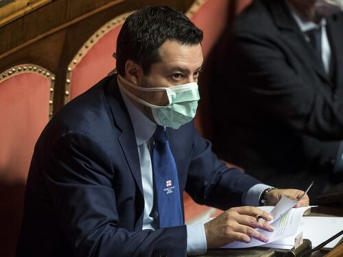 Salvini invoca il processo per strage: "Dopo i nazisti ora tocca ai comunisti cinesi". E umilia Pd e M5s