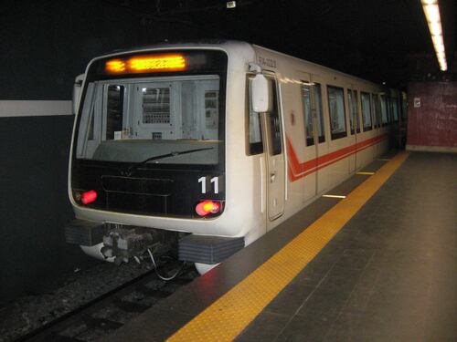Malore a bordo, la linea A della metro sospesa per i soccorsi