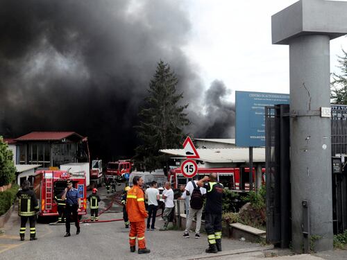 Capannoni in fiamme alla Magliana: nube nera manda in tilt Roma