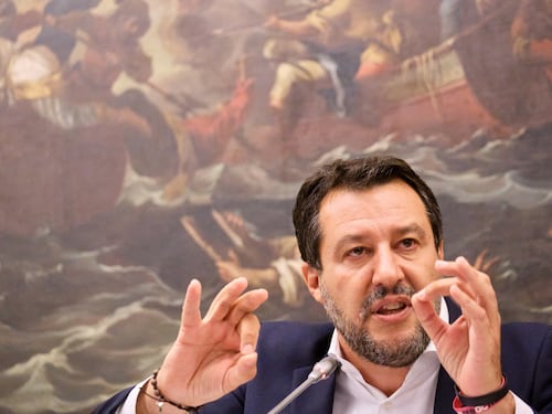 Lega e M5S chiedono rinvio e rottamazione delle cartelle esattoriali. Ma il ministro Franco frena