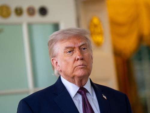 Trump esagera e attacca: “Il Papa è un debole”. Leone replica: “Non ho paura di lui”
