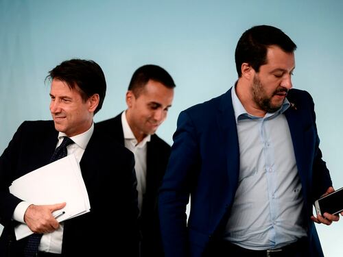 Ecco la Manovra: tutte le misure. Pensioni d'oro in stand by, niente fondi per le buche di Roma