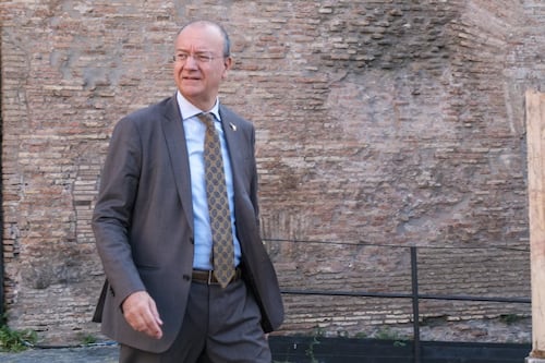 Il ministro Valditara lancia la nuova piattaforma digitale. A cosa serve "Unica"