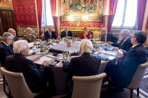 Quirinale, riunito il Consiglio supremo di difesa: "Italia non è in guerra"