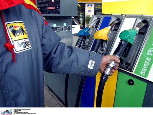 Caro carburanti, ecco l'app ufficiale del ministero su tutti i prezzi. Sarà una guida al risparmio