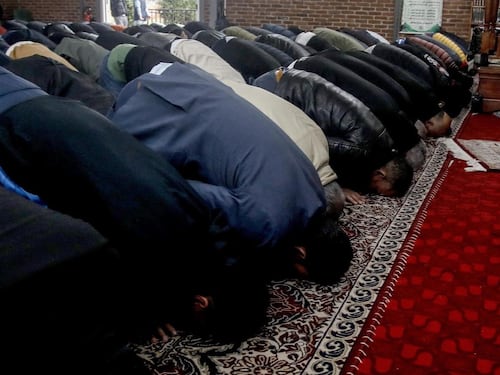 Il Pd si inchina all'Islam: in piazza per il Ramadan. Sardone smaschera Sala