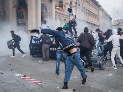 Da Milano a Barcellona la regia delle piazze violente
