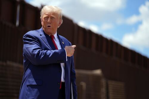Ucraina, il piano di Donald Trump per la tregua: "Crimea russa"
