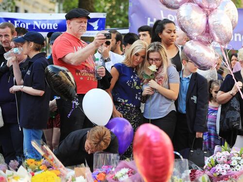 Bomba a Manchester, arrestati padre e fratello del kamikaze