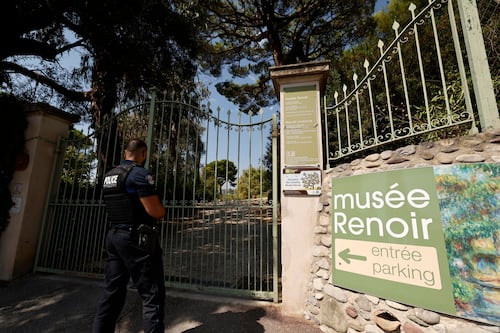 Francia, la polizia ritrova i due capolavori di Renoir rubati: presi i ladri