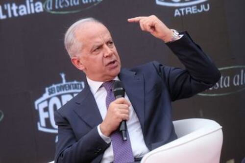Piantedosi assicura: "Migranti espulsi in soli 28 giorni". I nuovi regolamenti