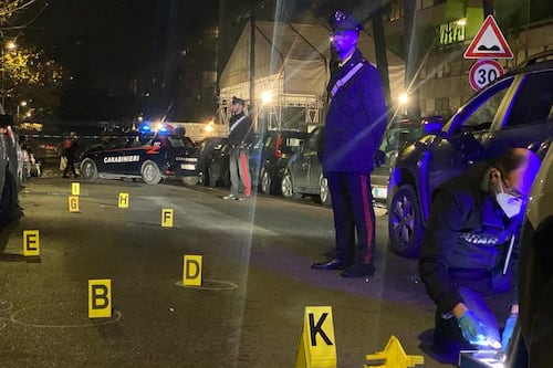 Roma, sparatoria a Corviale. Due feriti da colpi d'arma da fuoco