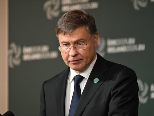 Bollo auto, il commissario Ue all'economia dà ragione a Giorgetti: "C'è margine nella gestione dei fondi europei"