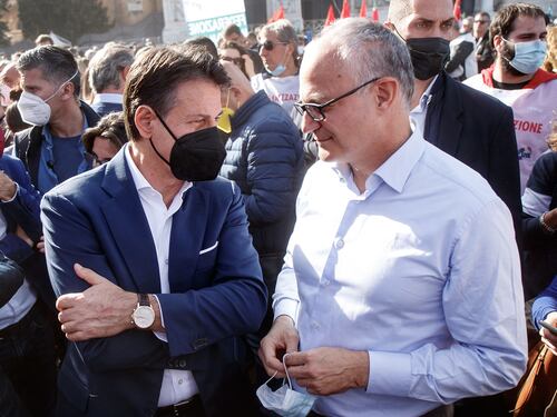 Conte: "L'inceneritore a Roma? Conservatori della peggior specie". Gualtieri lo fulmina: basta demagogia