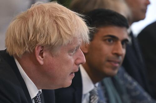 Crisi nel Regno Unito, Rishi Sunak si candida per il dopo Boris Johnson