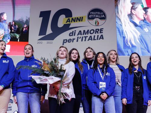 Dalle Regionali ai migranti, dalla manovra a Saviano. Meloni alla festa FdI