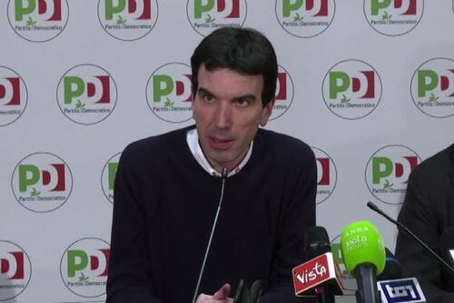 Martina lascia il governo e si dimette da ministro: "Giusto distinguere i ruoli"