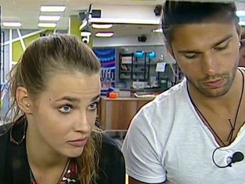 Grande Fratello Vip, Onestini pazzo di Ivana. Flaherty fa il Cupido ma l’ex tronista si blocca