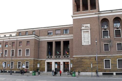 Carta d'identità elettronica, Municipi nel caos. Nuovo piano del Comune