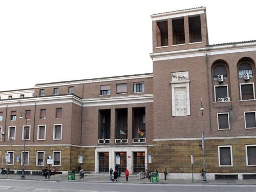 Carta d'identità elettronica, Municipi nel caos. Nuovo piano del Comune