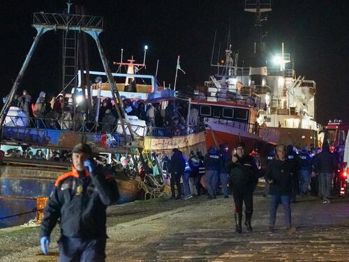 Immigrazione, gli 007 lanciano l'allarme sui migranti: arrivi dalla Libia