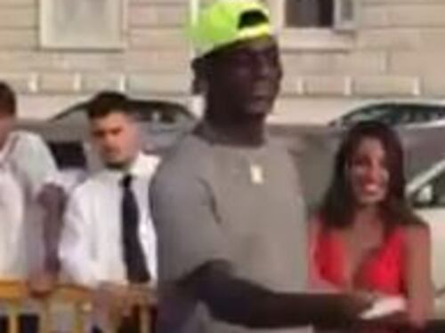 Tuffo in mare col motorino. Balotelli denunciato per la scommessa