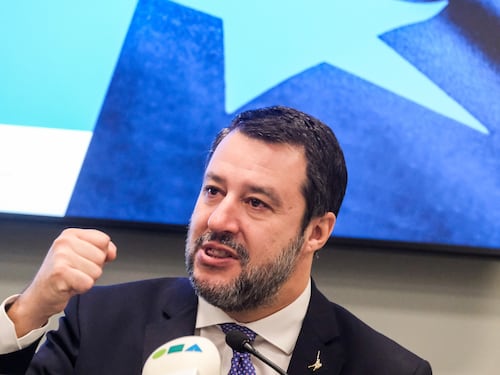 Strada, piano anti-tragedie di Salvini: multe legate al reddito e addio patente per i pirati