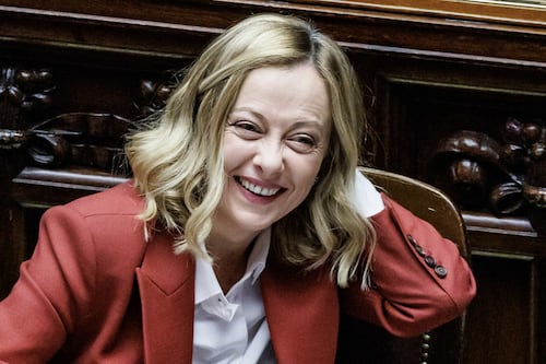 Camera, Meloni disintegra la sinistra: “Le vostre macumbe contro l’Italia non funzionano”