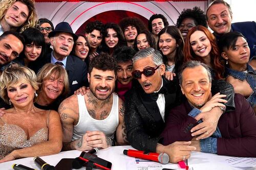Viva Rai2, Fiorello striglia Tiziano Ferro e Mara Maionchi: l’unica cosa da fare