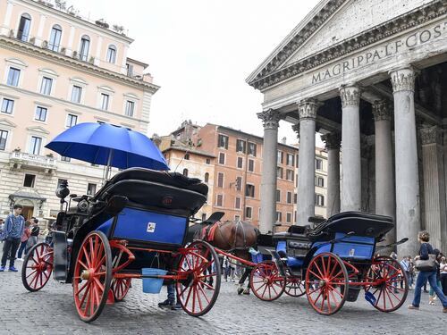 Botticelle, la verità dei vetturini: "Ma quale addio, non scende nessuno"