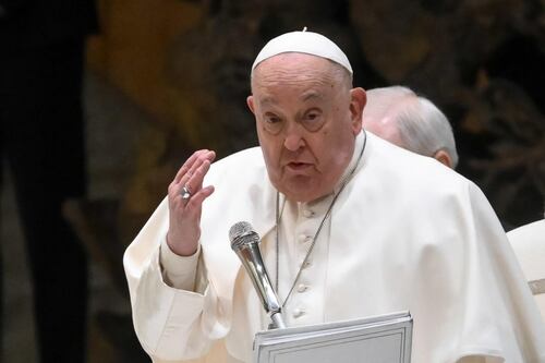 Papa Francesco, la lettera di rinuncia firmata nel 2013 e l'ipotesi dimissioni