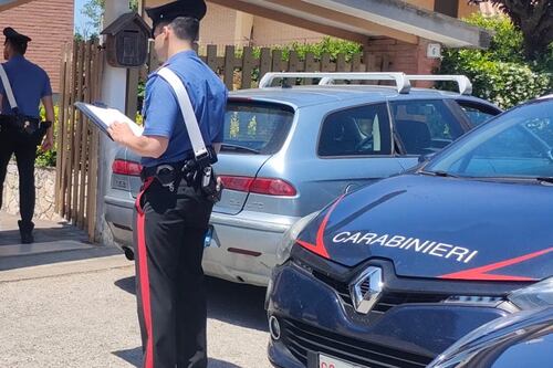 Nettuno, due anziani trovati senza vita in casa: "Colpi di pistola"