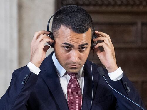 Via i migranti, Di Maio firma il decreto e lancia il piano rimpatri
