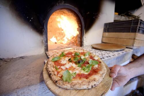 L'Unesco incorona la pizza napoletana: è patrimonio dell'umanità