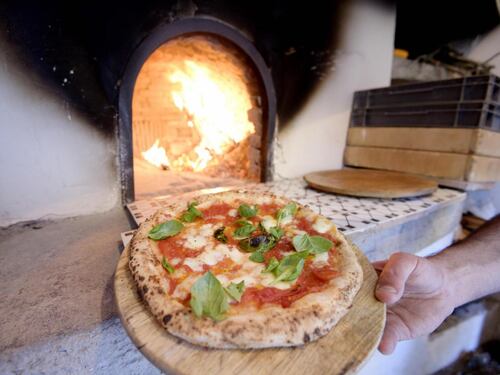 L'Unesco incorona la pizza napoletana: è patrimonio dell'umanità