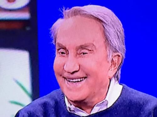 Emilio Fede torna in tv ma è irriconoscibile. Lui: "Non mi sono rifatto niente"