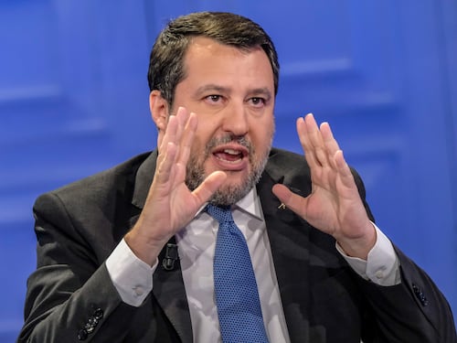Porta a Porta, la ricetta di Salvini per la scuola: “Tetto al 20% di stranieri per classe”