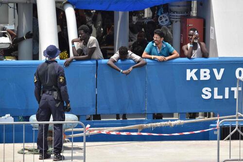 L'Austria minaccia l'Italia: tenete i migranti a Lampedusa o chiudiamo i confini