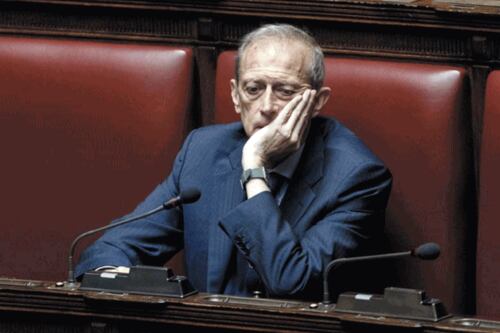 Piero Fassino, bufera sui vitalizi: "Il nostro non è uno stipendio d'oro"