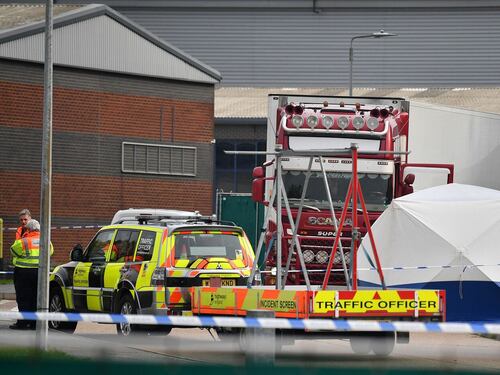 Tir carico di cadaveri, orrore a Londra