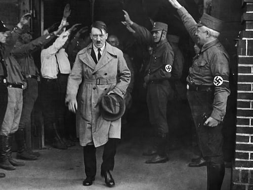 Adolf Hitler eletto amministratore in Namibia