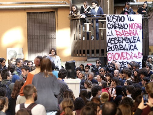 La Sapienza, c'è il Ponte: occupazione sospesa. Se ne riparla il 4 novembre...