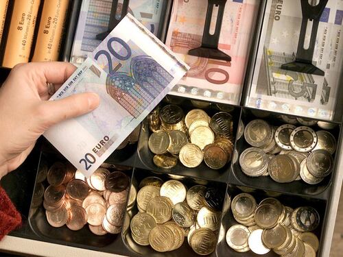 Economia, i dati della Commissione Ue: il Pil dell'Italia cresce più dell'Europa