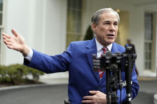 Texas: Il governatore ordina l'arresto dei deputati dem in esilio. La critica di Schwarzenegger
