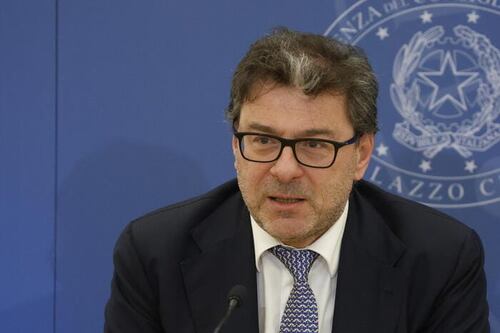 Manovra al voto in Senato. Giorgetti: "Così l'Italia a testa alta in Europa"
