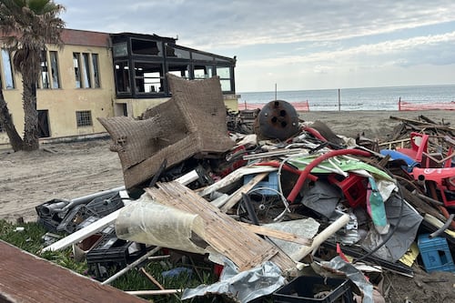 Ostia, estate alle porte e litorale nel degrado
